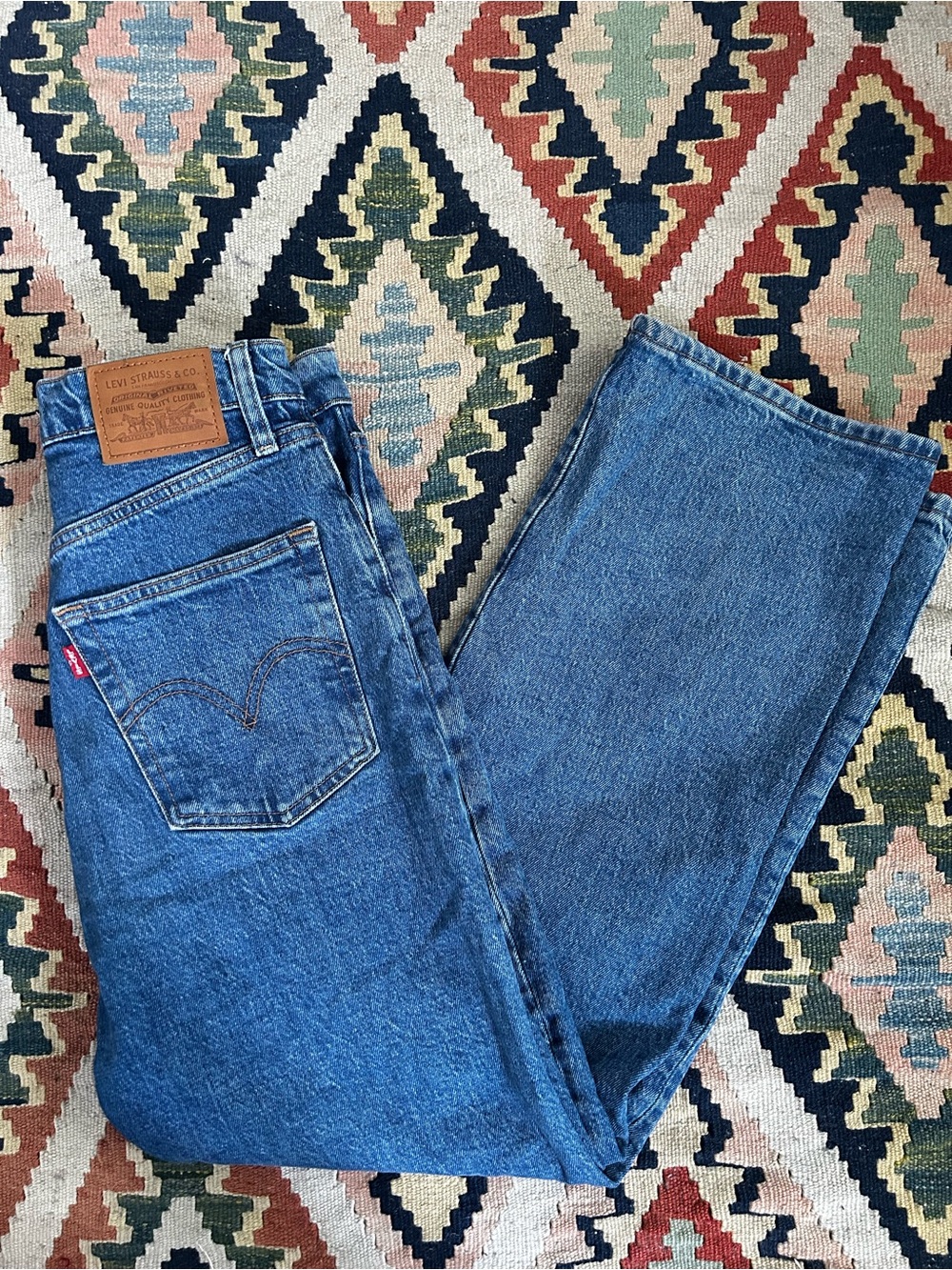 Levi's Women's Ribcage Straight Jeans in Classic Blue Denim